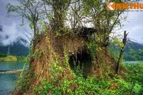 Cảnh tượng hoang tàn ở dinh thự của bạo chúa Tây Bắc 