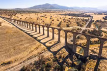 Kỳ quan cầu dẫn nước 500 tuổi ở Mexico 