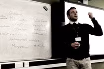 Thầy giáo dạy học bằng hát rap khiến học sinh mê mẩn 