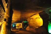 Soi hang động nhân tạo cổ đại khổng lồ độc nhất Trung Quốc 