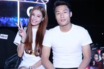  Ông ngoại viết thiệp cưới cho Kỳ Hân và Mạc Hồng Quân