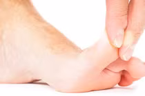 Phá án bằng dấu vân chân dính máu