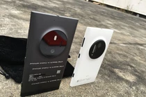 Ảnh thực tế điện thoại Microsoft McLaren lần đầu được công bố