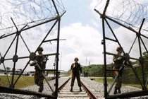 Công việc “chết như chơi” ở biên giới Triều Tiên - Hàn Quốc