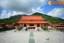 Ngỡ ngàng ngắm ngôi chùa có chính điện lớn nhất Việt Nam