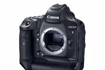 Soi máy ảnh canon EOS 1D X Mark II giá hơn 133 triệu đồng