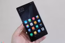 Trên tay Xiaomi Mi Mix ở Việt Nam: Đẳng cấp smartphone tương lai