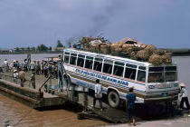 Kho ảnh khổng lồ về VN 1991-1993: Khám phá Hải Phòng