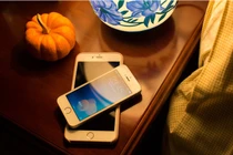 Giá điện thoại iPhone ở Việt Nam lao dốc không phanh