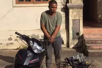 Dân vây bắt 2 ‘cẩu tặc' mang đao đi trộm 70 con chó