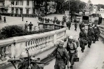 Cận cảnh giây phút chuyển giao quyền lực ở HN ngày 10/10/1954