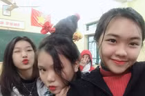 "Cây thông tóc" mang Giáng sinh ấm áp đến lớp học thân yêu