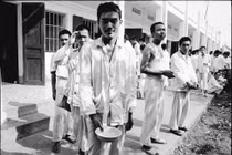 Hình độc về “trại Trâu Quỳ” ở Hà Nội năm 1990