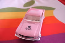  Điểm qua một vài sản phẩm “vô danh” đắt lòi mắt của Apple