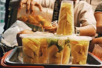 Đến phố đi bộ Nguyễn Huệ mà không thử những món này thì thật tiếc
