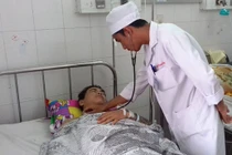 Bắt khẩn cấp đối tượng vào bệnh viện truy sát nạn nhân