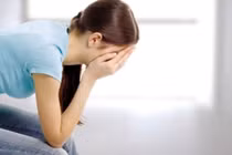 Vô tình cầm điện thoại của chồng, tôi phát hiện sự thật khủng khiếp