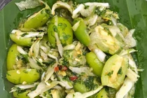 Nhót xanh chấm chẩm chéo chỉ nghe thôi đã thèm chảy nước miếng