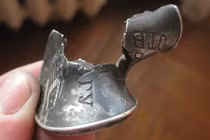 Những tấm huy chương cứu mạng huyền thoại thời chiến tranh TG 2