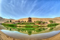 Khám phá ốc đảo thần tiên giữa sa mạc chết chóc Gobi