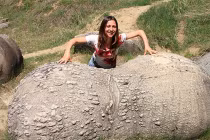 Kỳ lạ loại đá tự lớn lên, phình to