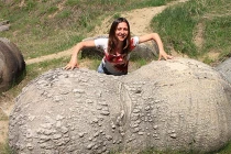 Kỳ lạ loại đá tự lớn lên, phình to