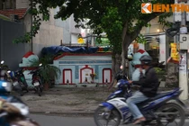 Soi ngôi mộ cổ khổng lồ bí ẩn ngay mặt phố Sài Gòn