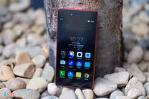 Smartphone camera 16 chấm, RAM 3 GB giá 7,9 triệu ở VN 