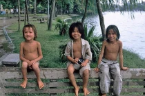 Kho ảnh khổng lồ về VN 1991-1993: Bên bờ hồ Gươm