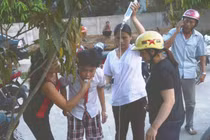 Nghệ An: Gần 100 học sinh ngộ độc vì ăn phải quả ngô đồng