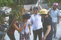 Nghệ An: Gần 100 học sinh ngộ độc vì ăn phải quả ngô đồng