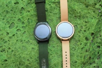 So sánh đồng hồ Samsung Gear S2 và Moto 360 chính hãng ở VN