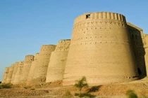 Chiêm ngưỡng kỳ quan quân sự khổng lồ giữa sa mạc Pakistan