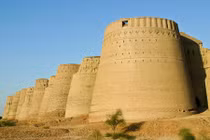 Chiêm ngưỡng kỳ quan quân sự khổng lồ giữa sa mạc Pakistan