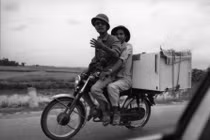 Ảnh kịch độc về xe máy ở Việt Nam năm 1992