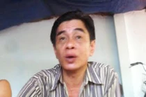 Lang vườn ấn huyệt trừ tà khiến con bệnh lăn ra chết