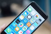 Đập hộp smartphone có đèn flash phía trước rẻ nhất ở VN 