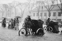 Loạt ảnh cực độc về cảnh ngập lụt ở Sài Gòn xưa