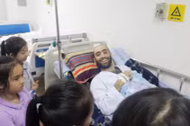 Chuyện về thầy giáo nước ngoài dạy tiếng Anh bị ung thư máu