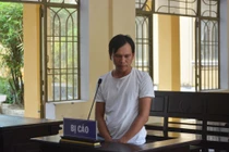 Sau cái nhìn khiêu khích, về nhà xách rựa chém người 