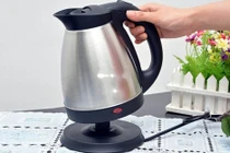 5 sai lầm tai hại chết người, tốn điện khi dùng ấm siêu tốc