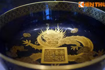 Soi cuộc sống xa hoa của vua Nguyễn qua cổ vật vô giá 