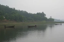 Trắng đêm rình bắt cá khổng lồ trong hồ Cấm Sơn