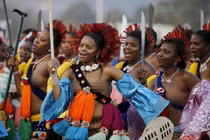 Xem vua tỷ phú kén trinh nữ trong lễ hội Umhlanga