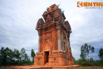 Ngắm tòa tháp Chăm “cô đơn” độc nhất vô nhị Việt Nam 