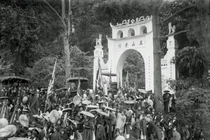 Hình độc về lễ hội đền Hùng một thế kỷ trước