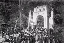 Hình độc về lễ hội đền Hùng một thế kỷ trước