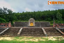 Lăng mộ cha đẻ vua Gia Long hoành tráng cỡ nào?
