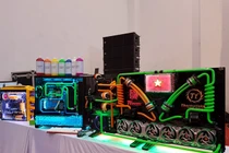 Cận cảnh những bộ case máy tính cực lạ ở Sài Gòn (2)