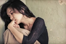 Nhận được tin từ thám tử báo về, chồng tôi hối hận quỳ gối cả đêm